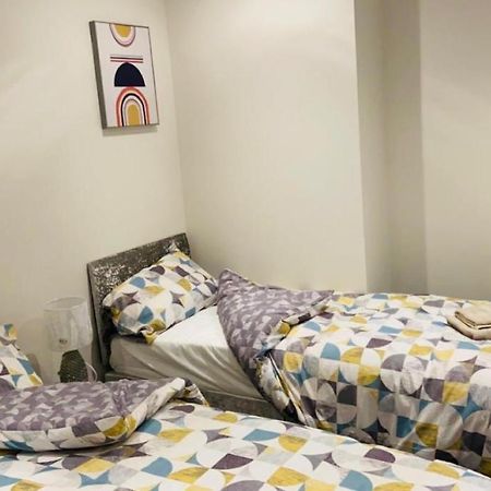 Green Lantern, Private En-Suite Double Bedroom Aveley Exterior photo