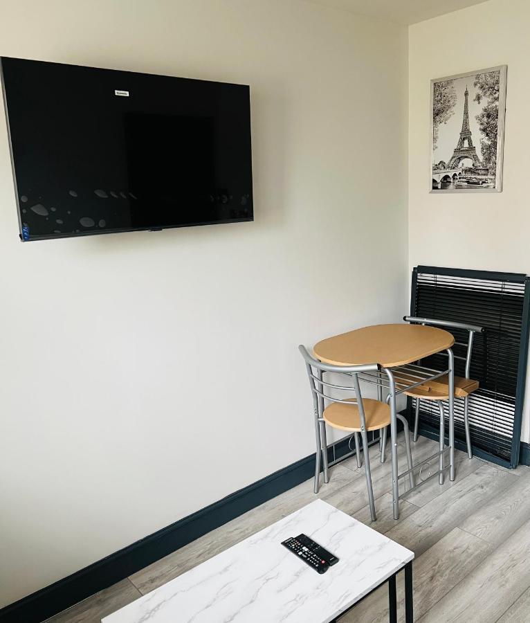 Green Lantern, Private En-Suite Double Bedroom Aveley Exterior photo
