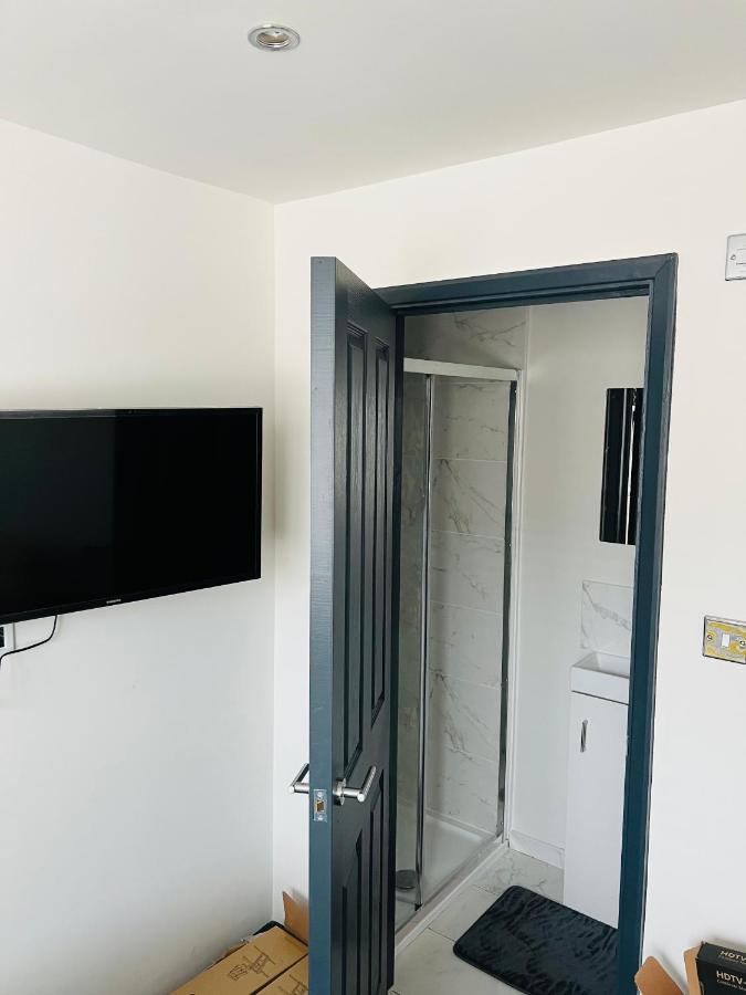 Green Lantern, Private En-Suite Double Bedroom Aveley Exterior photo